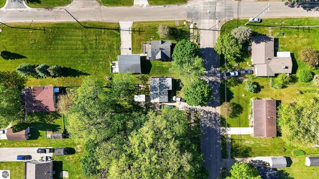 225 Grafton Avenue, Alma, MI 48801