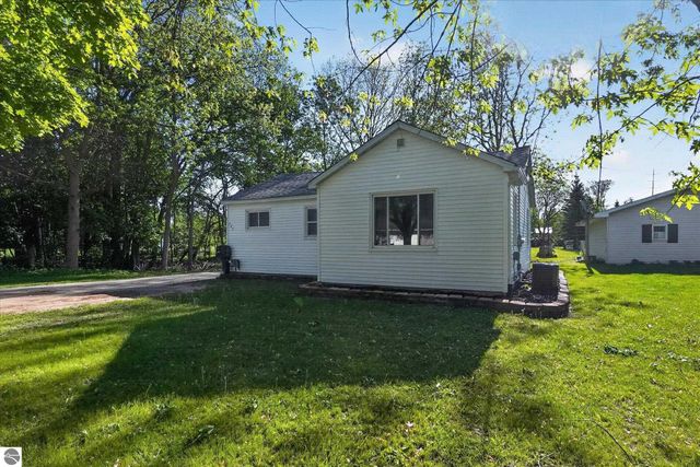 225 Grafton Avenue, Alma, MI 48801