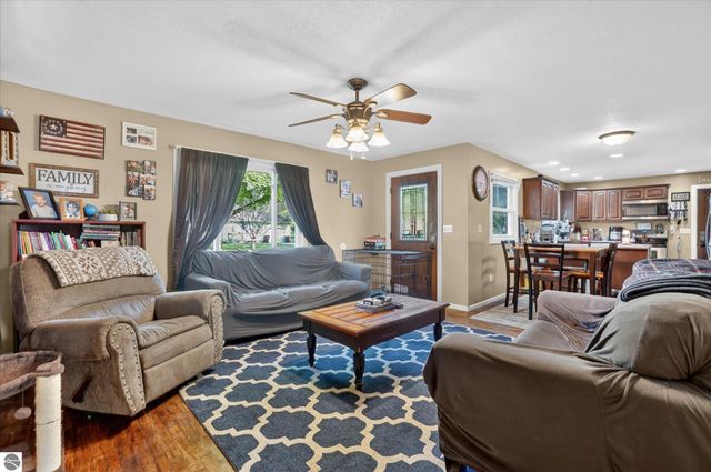 225 Grafton Avenue, Alma, MI 48801