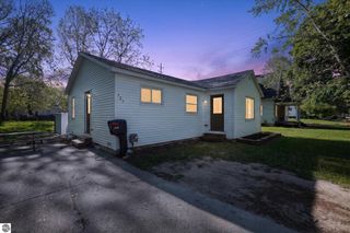225 Grafton Avenue, Alma, MI 48801