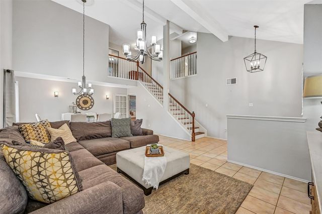 2205 S Mission Circle, Friendswood, TX 77546
