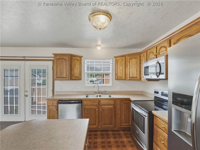 1702 Jackson Avenue, St Albans, WV 25177