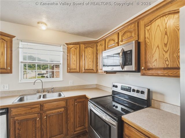 1702 Jackson Avenue, St Albans, WV 25177