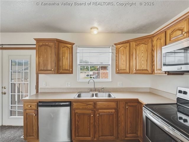 1702 Jackson Avenue, St Albans, WV 25177