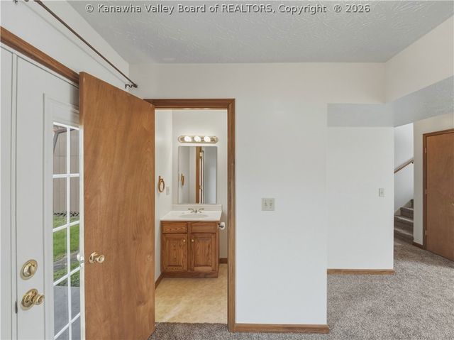 1702 Jackson Avenue, St Albans, WV 25177