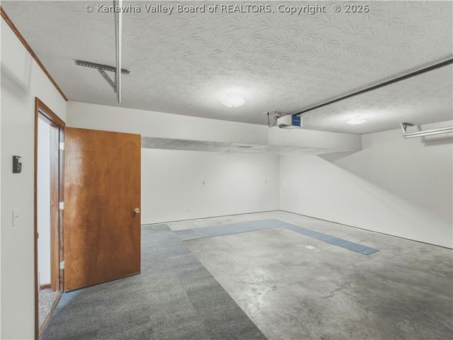 1702 Jackson Avenue, St Albans, WV 25177