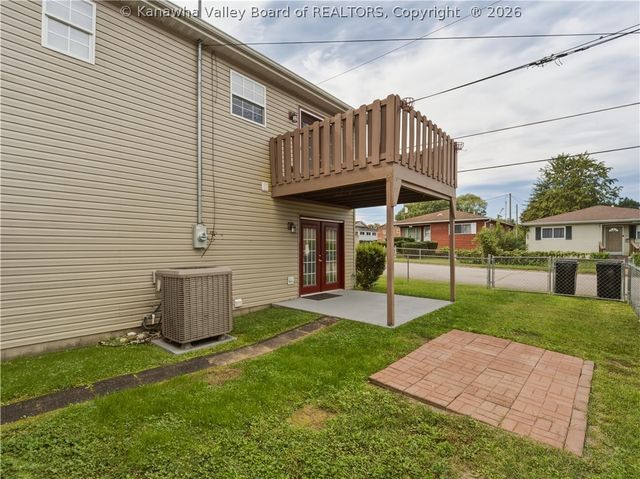 1702 Jackson Avenue, St Albans, WV 25177