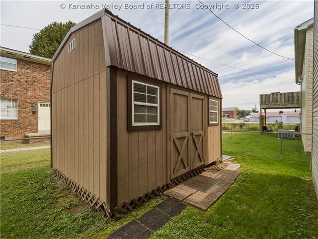 1702 Jackson Avenue, St Albans, WV 25177