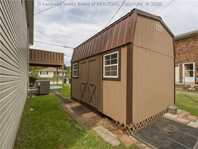 1702 Jackson Avenue, St Albans, WV 25177
