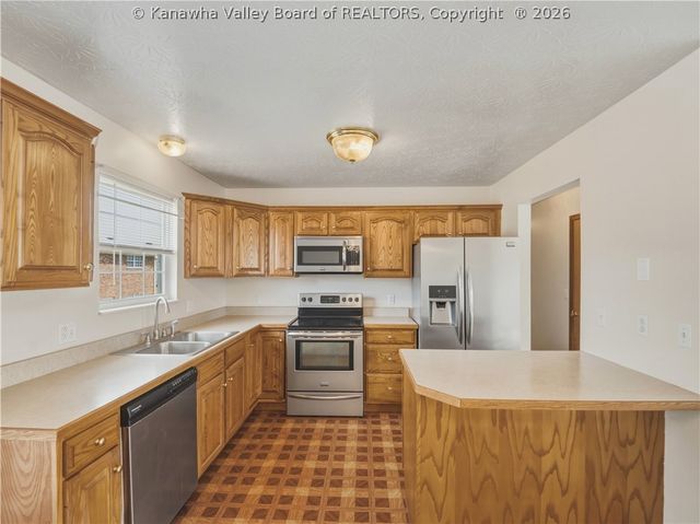1702 Jackson Avenue, St Albans, WV 25177