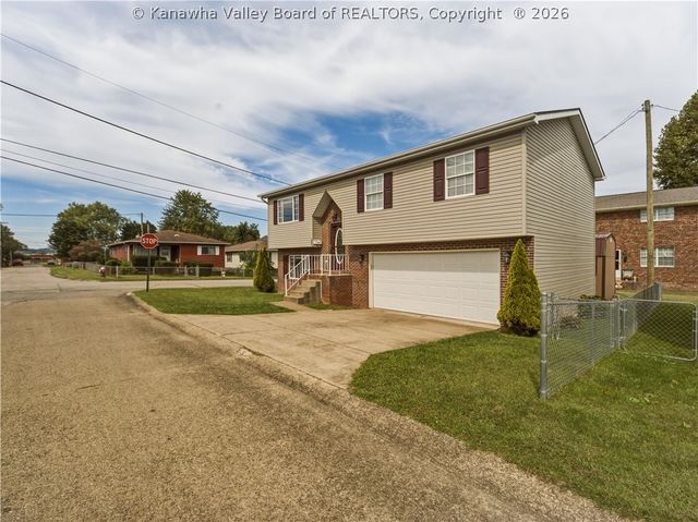 1702 Jackson Avenue, St Albans, WV 25177