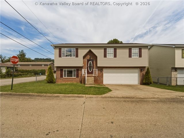1702 Jackson Avenue, St Albans, WV 25177