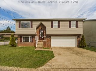 1702 Jackson Avenue, St Albans, WV 25177