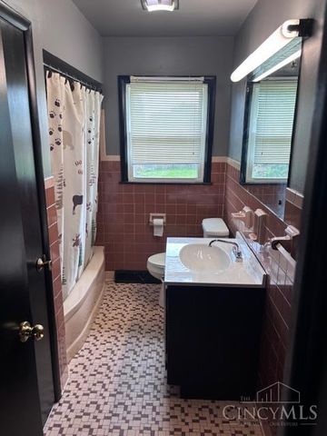 881 Sanders Drive, Hamilton, OH 45013