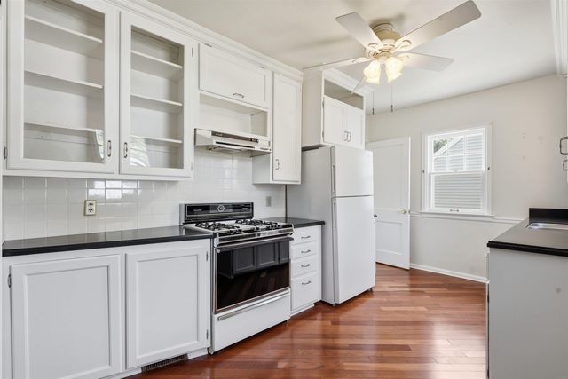 245 Derbyshire Road, Waterloo, IA 50701