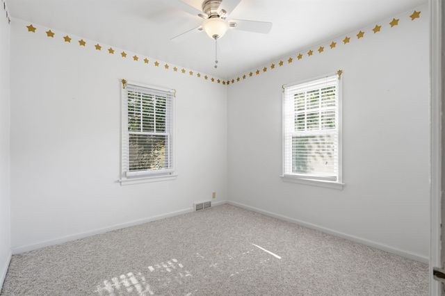 245 Derbyshire Road, Waterloo, IA 50701