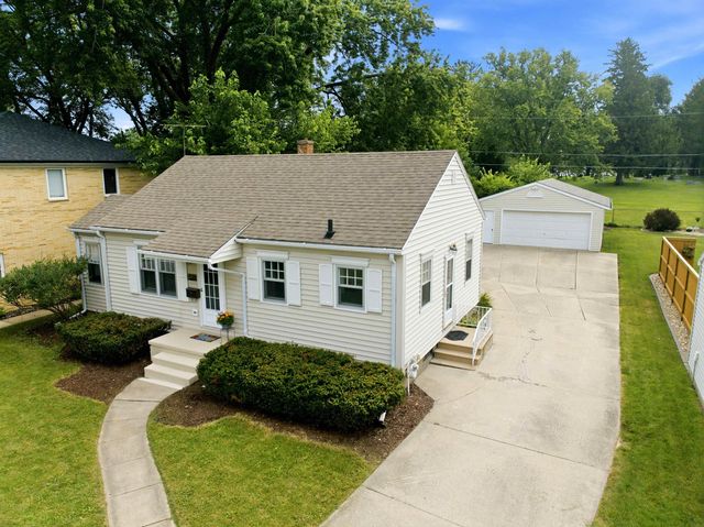 245 Derbyshire Road, Waterloo, IA 50701