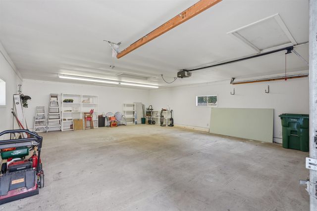 245 Derbyshire Road, Waterloo, IA 50701