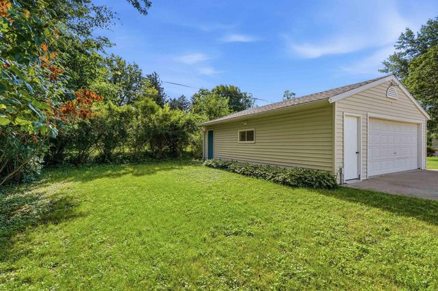 245 Derbyshire Road, Waterloo, IA 50701