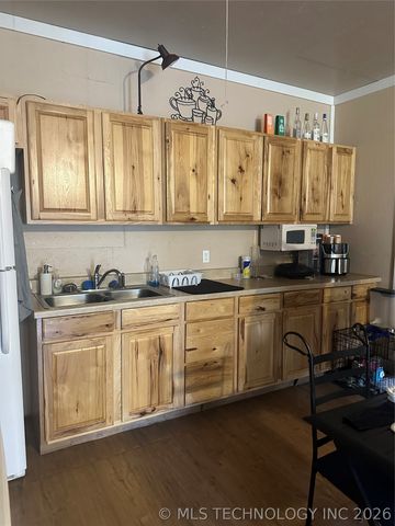 817 W Cedar, Durant, OK 74701