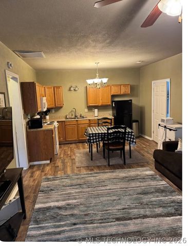 817 W Cedar, Durant, OK 74701