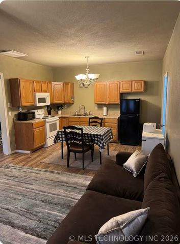 817 W Cedar, Durant, OK 74701