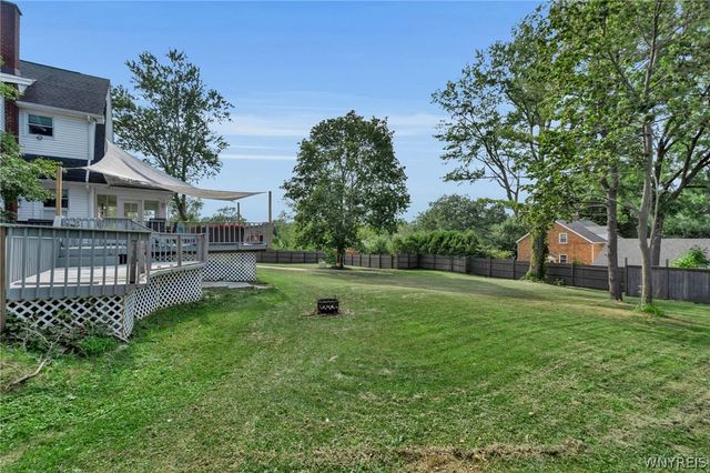 5798 Lakecrest Drive, Hamburg, NY 14085