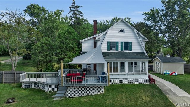 5798 Lakecrest Drive, Hamburg, NY 14085