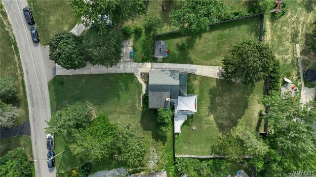 5798 Lakecrest Drive, Hamburg, NY 14085