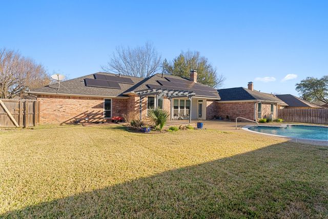 1208 W Rieck Road, Tyler, TX 75703