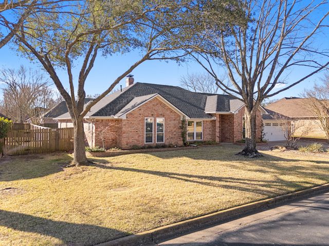 1208 W Rieck Road, Tyler, TX 75703