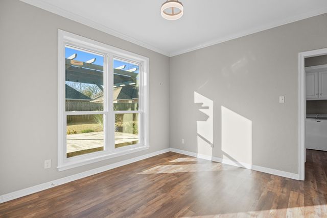 1208 W Rieck Road, Tyler, TX 75703