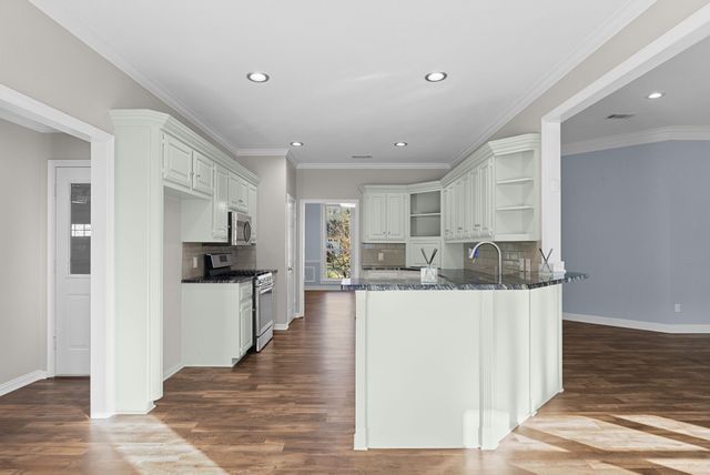 1208 W Rieck Road, Tyler, TX 75703