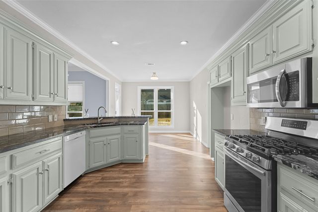 1208 W Rieck Road, Tyler, TX 75703