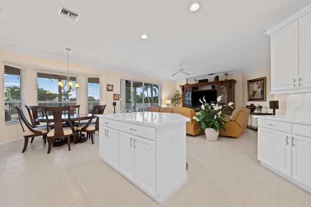 12621 YARDLEY Drive, Boca Raton, FL 33428