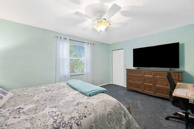 12621 YARDLEY Drive, Boca Raton, FL 33428