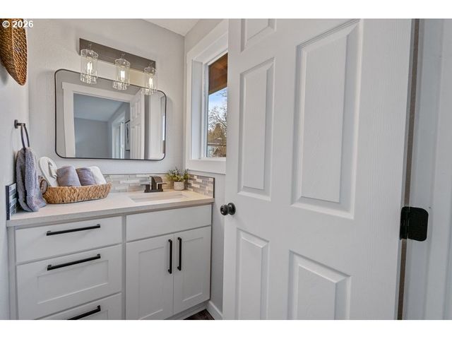 2868 Sw 196TH Ave, Beaverton, OR 97003