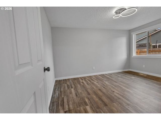 2868 Sw 196TH Ave, Beaverton, OR 97003