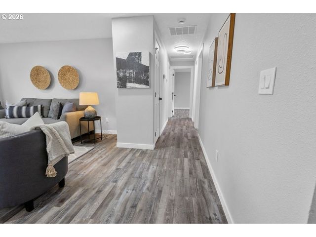 2868 Sw 196TH Ave, Beaverton, OR 97003