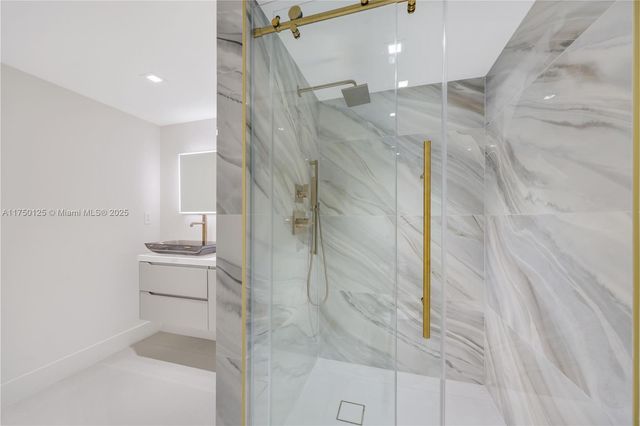 5500 Collins Ave 802, Miami Beach, FL 33140