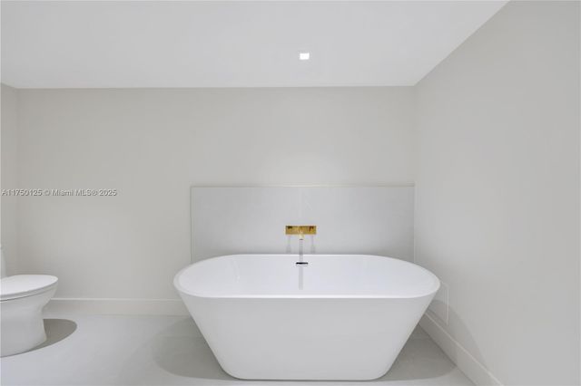 5500 Collins Ave 802, Miami Beach, FL 33140