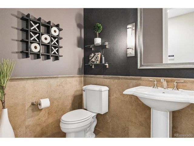 9547 S Silent Hills Dr, Lone Tree, CO 80124