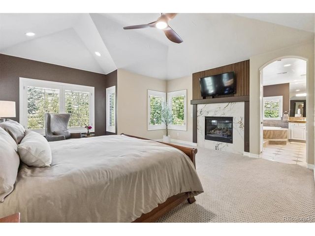 9547 S Silent Hills Dr, Lone Tree, CO 80124