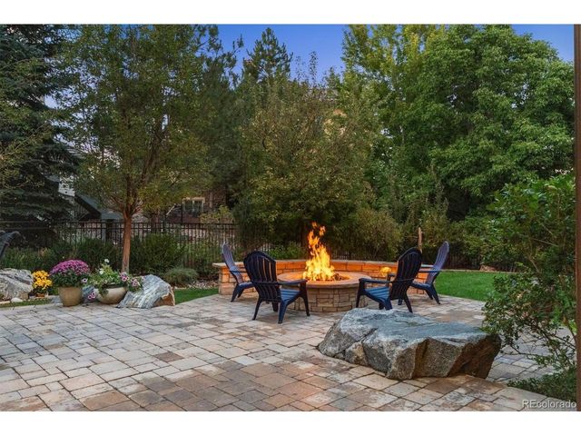 9547 S Silent Hills Dr, Lone Tree, CO 80124