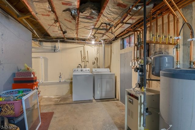 14 Justine Pl, Roxbury Twp., NJ 07876