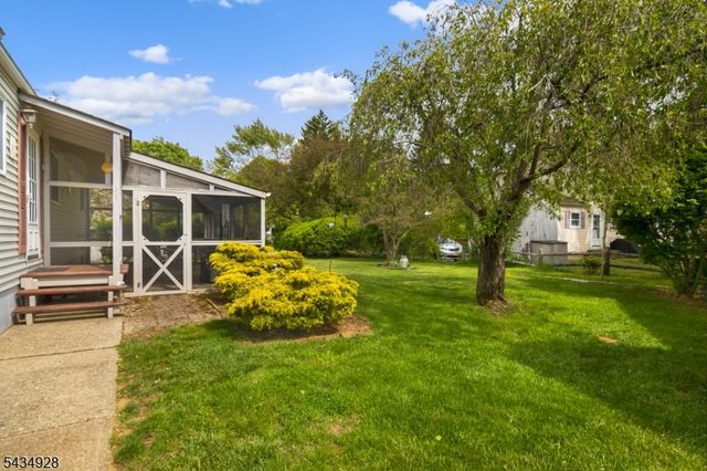 14 Justine Pl, Roxbury Twp., NJ 07876
