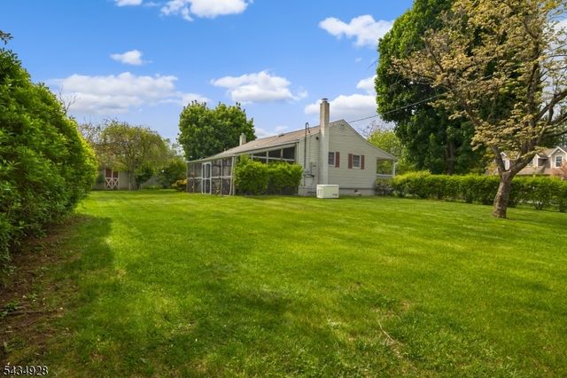 14 Justine Pl, Roxbury Twp., NJ 07876