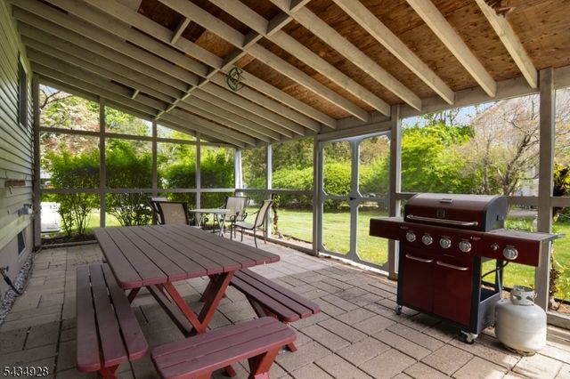 14 Justine Pl, Roxbury Twp., NJ 07876