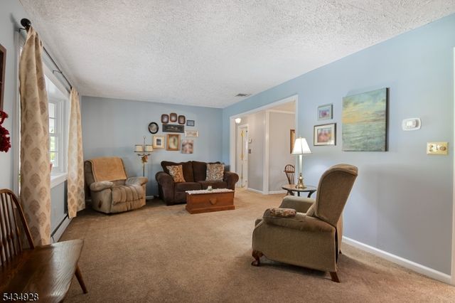 14 Justine Pl, Roxbury Twp., NJ 07876