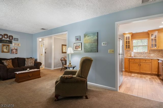 14 Justine Pl, Roxbury Twp., NJ 07876